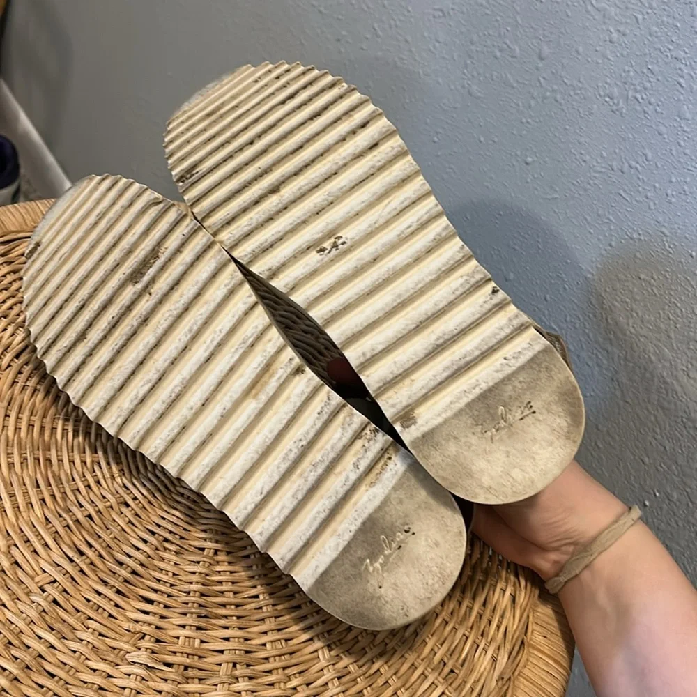 Zodiac‎ Baker Taupe Leather Platform Sandals